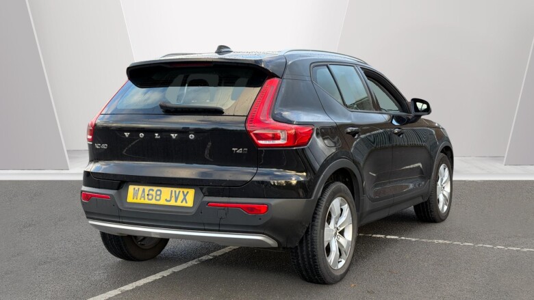 Volvo Xc40 2.0 T4 Momentum Pro 5dr AWD Geartronic Petrol Estate